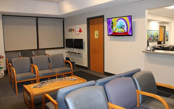 Children Dentistry Waiting Room Seating Tv