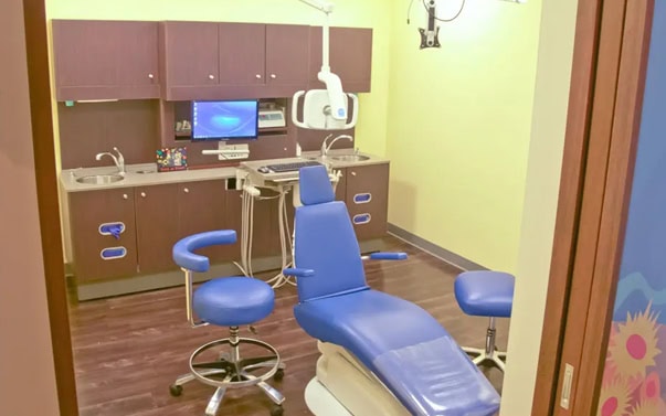Pediatric Dental Treatment Room Blue Chair